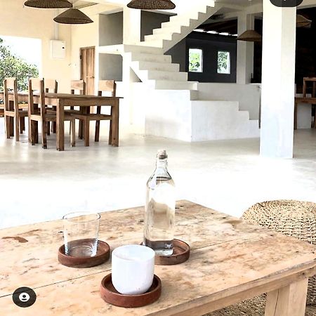 Ocean Bay Surf Resort Weligama Buitenkant foto