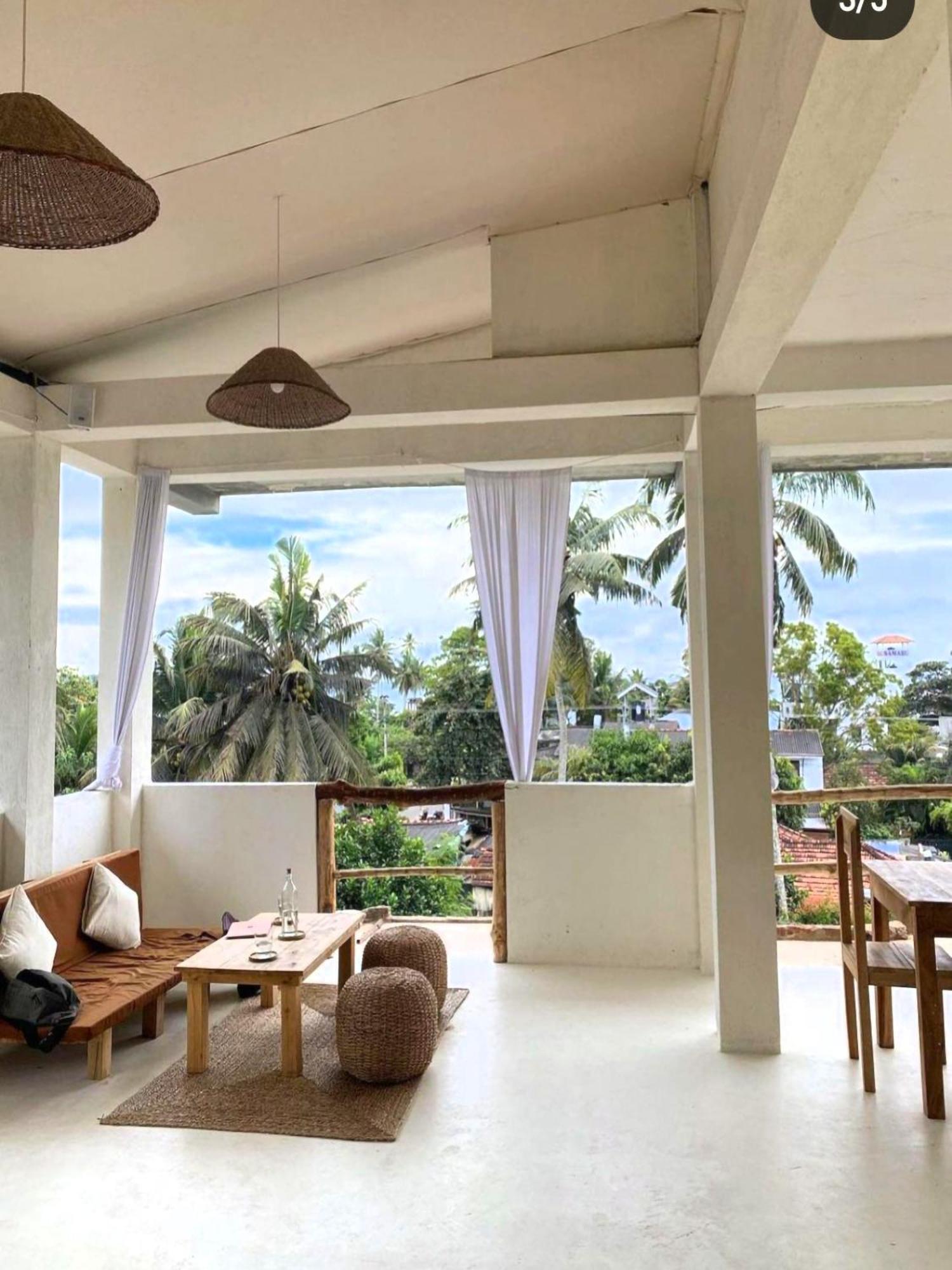 Ocean Bay Surf Resort Weligama Buitenkant foto