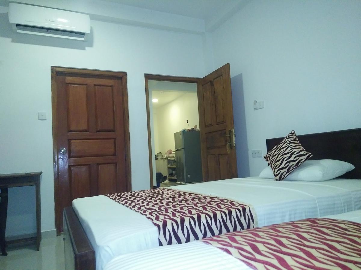 Ocean Bay Surf Resort Weligama Buitenkant foto