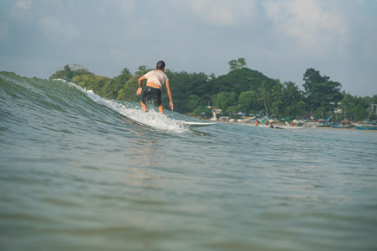 Ocean Bay Surf Resort Weligama Buitenkant foto