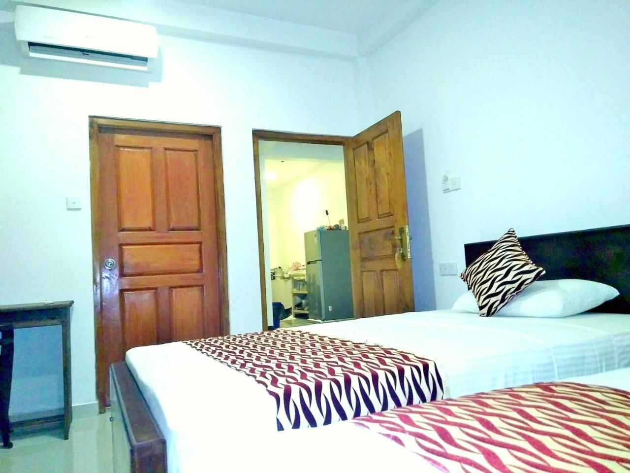 Ocean Bay Surf Resort Weligama Buitenkant foto