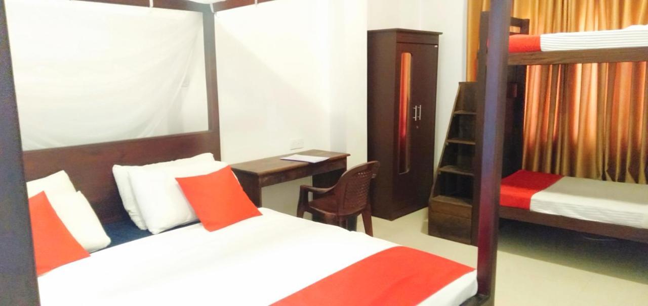 Ocean Bay Surf Resort Weligama Buitenkant foto